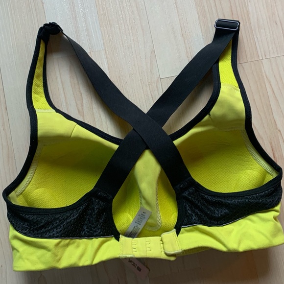 Victoria’s Secret Black and Neon Yellow/Green Padded Sports Bra - Picture 2 of 3